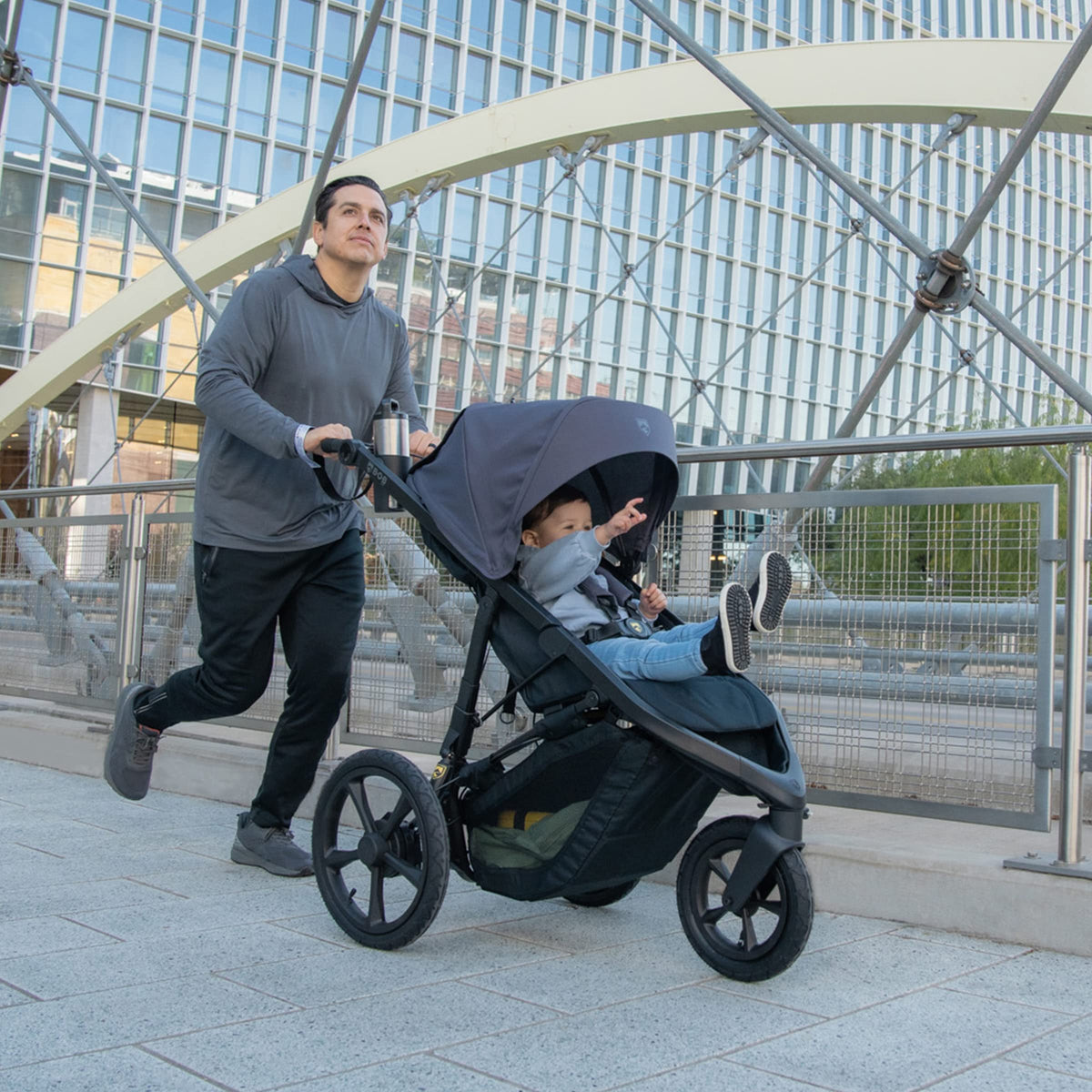 Wayfinder Jogging Stroller With Independent Dual Suspension — image 11